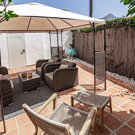 Scandinavian Style Townhouse In Nueva Andalucia Будинок відпочинку Марбелья