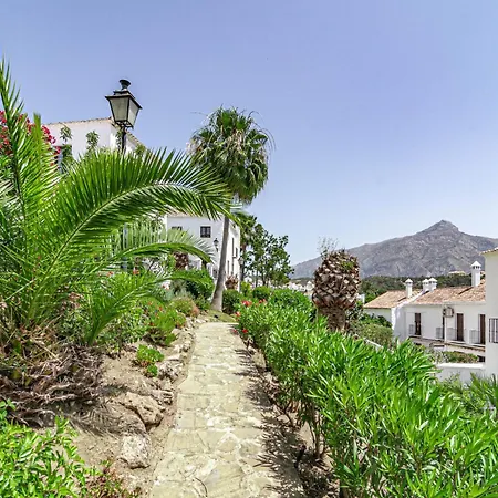 Scandinavian Style Townhouse In Nueva Andalucia Ferienhaus Marbella