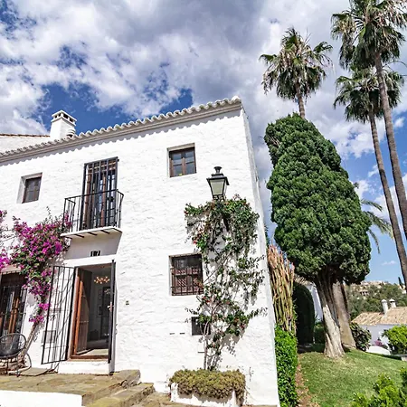 Scandinavian Style Townhouse In Nueva Andalucia Holiday home *
